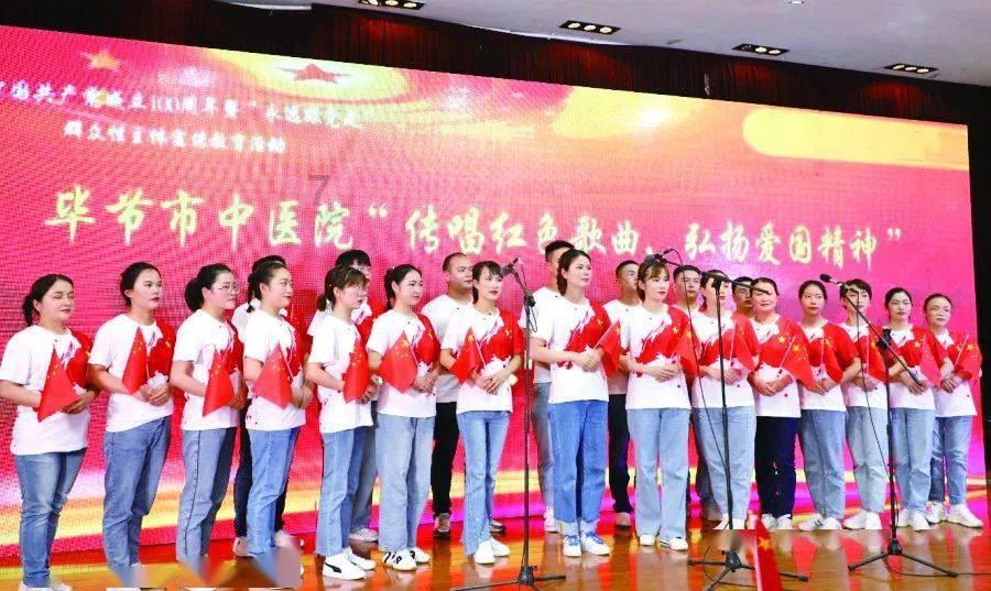 贵州江黔高速多车相撞 目击者：事发路段有积雪且为下坡 受伤人员已送医