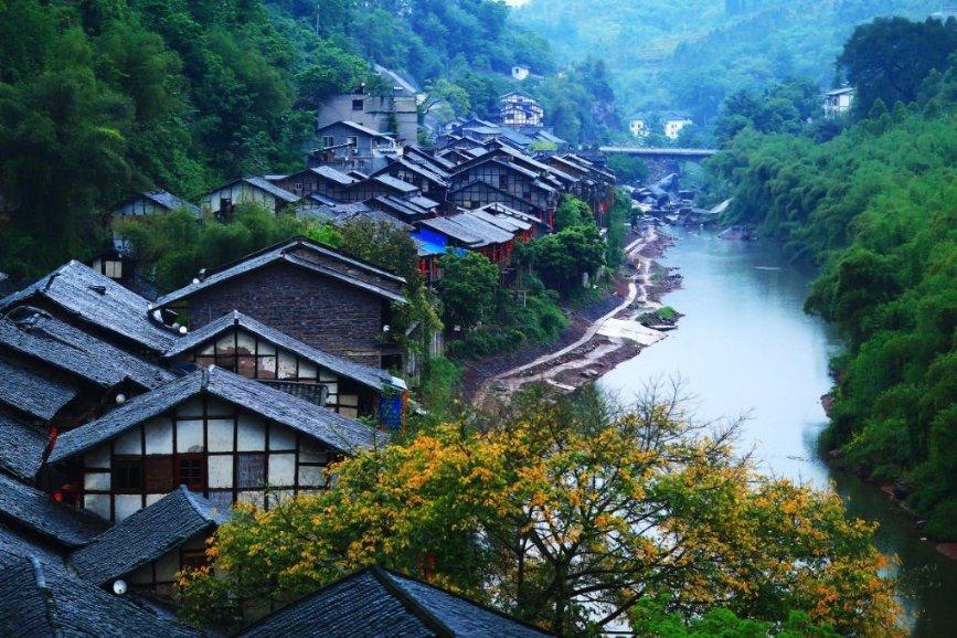 金融助力实体经济“轻装前行”(锐财经)